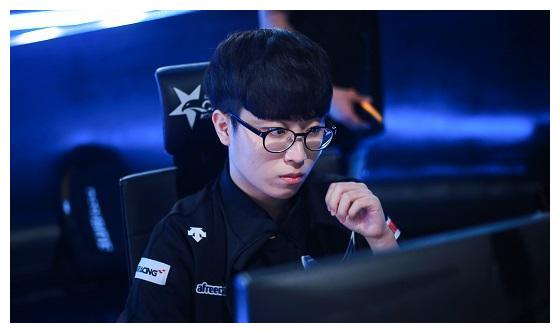 其经纪人在 其经纪人在